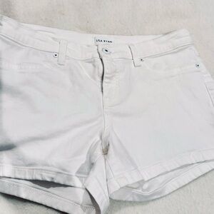 NWOT Lila Ryan White Shorts Size: 29
